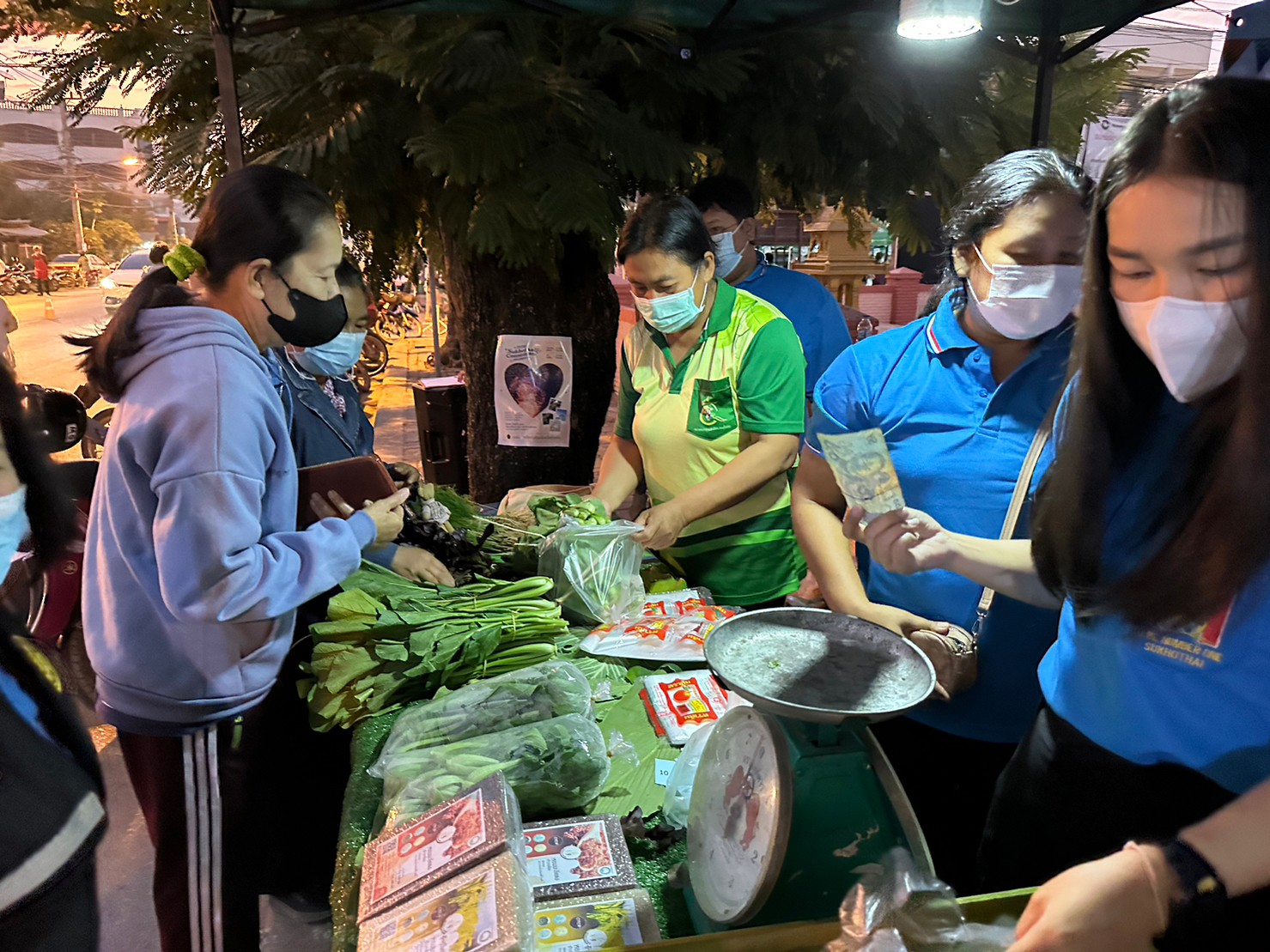 title - ส.ป.ก.สุโขทัย ร่วมใจส่งสุขปีใหม่ มอบให้ประชาชน